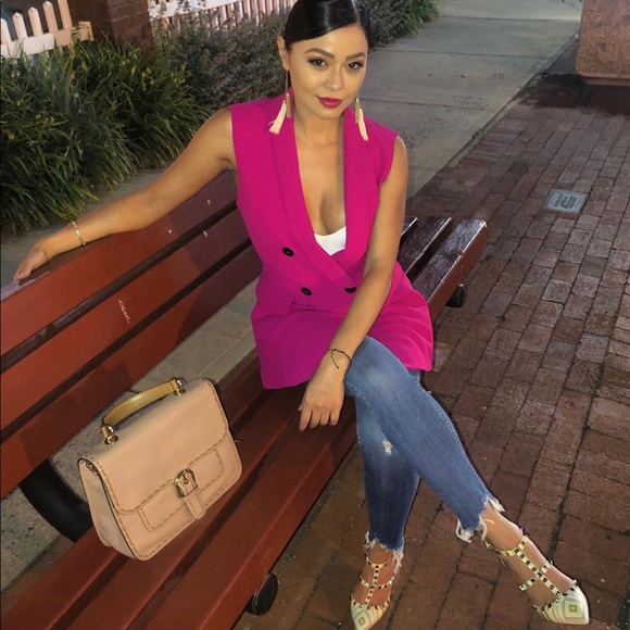 Meet your Posher, Christina - Picture 2 of 5